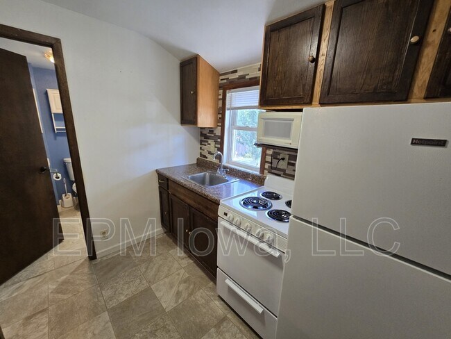 Foto del edificio - 430 Stratford Ave