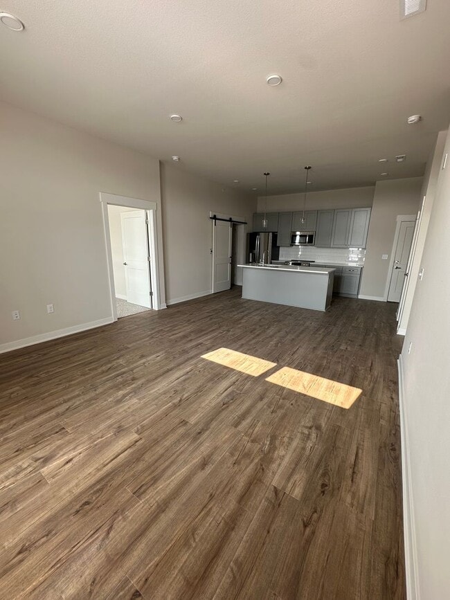 Building Photo - Brand New Large 2 Bdrm Apartment Home