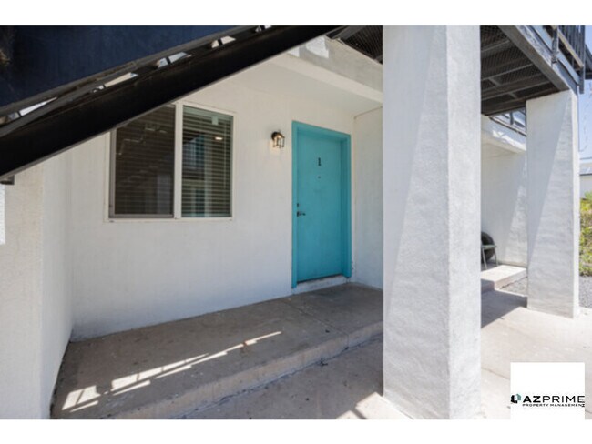 Foto del edificio - FREE FIRST MONTH'S RENT MOVE-IN SPECIAL!  Experience A Modern 2/1 Unit In Phoenix That Feels Right T