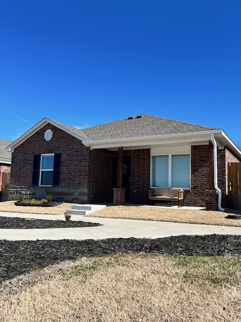 All brick home - yard maintenance included! - 2472 N Raven Ln