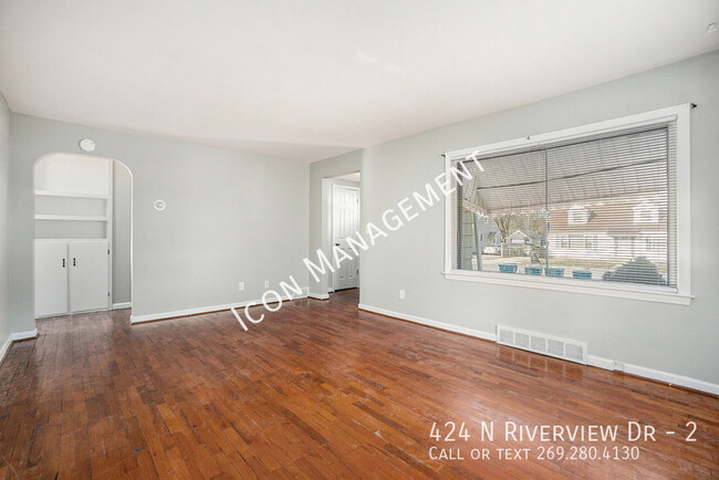 Foto del edificio - 424 N Riverview Dr