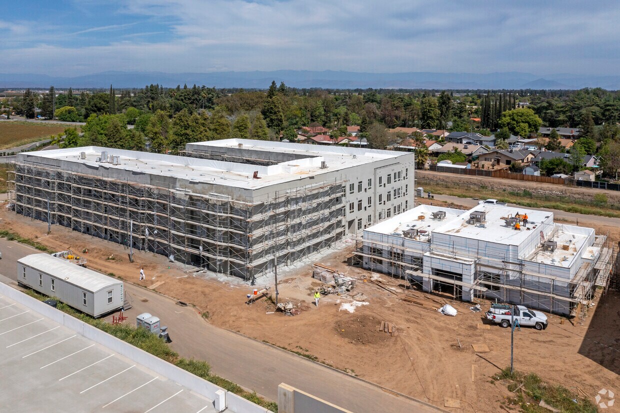 La construcción 4/2022 - Sarahs Court Apartments