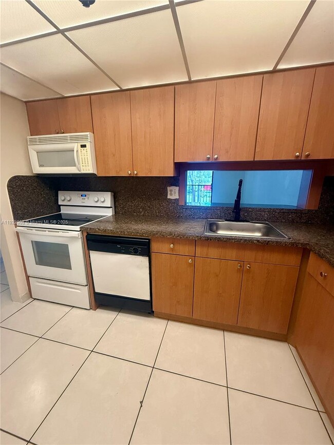 Foto del edificio - 8760 SW 133rd Avenue Rd