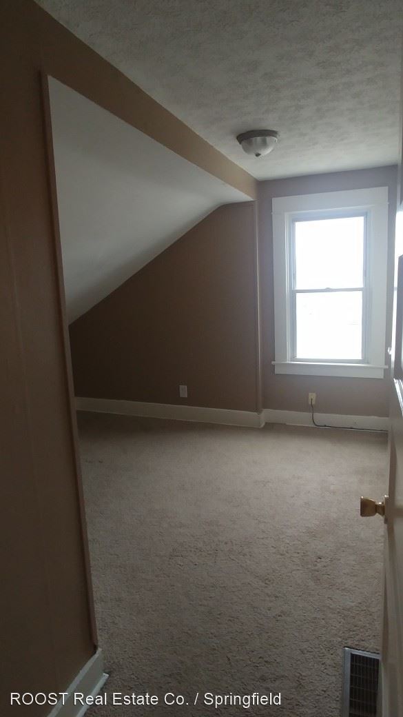 Building Photo - 4 br, 2 bath House - 112 N Burnett Rd