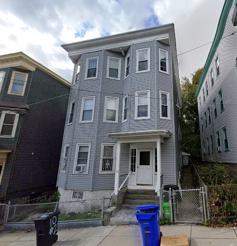 Building Photo - 10 Bucknam St