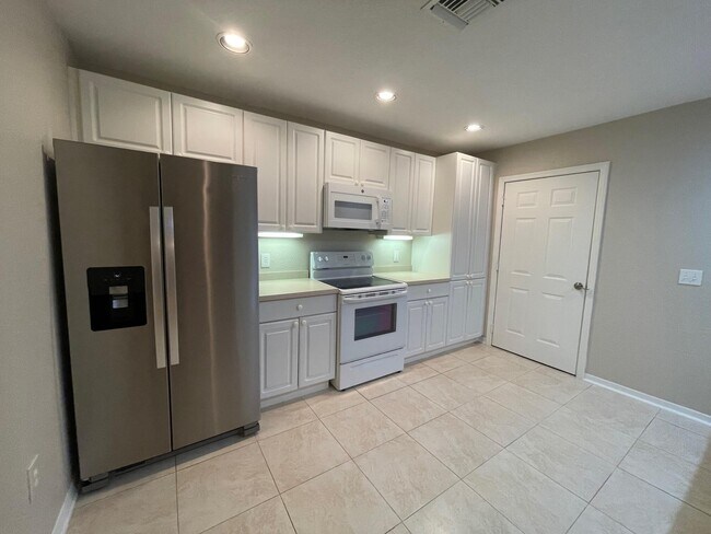 Building Photo - 1742 N Dovetail Dr