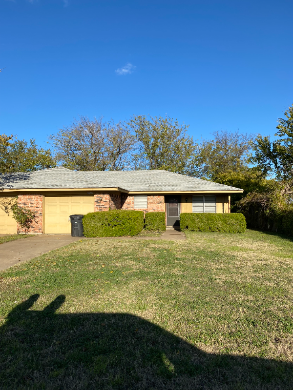Foto principal - 2020 Granbury St