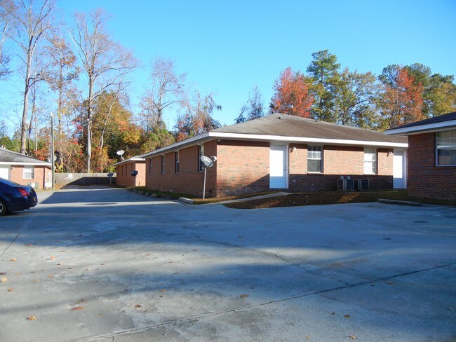 Building Photo - 1676 Baugh St