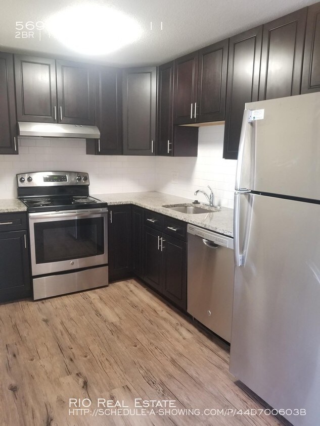 Foto principal - 561 S Forest St