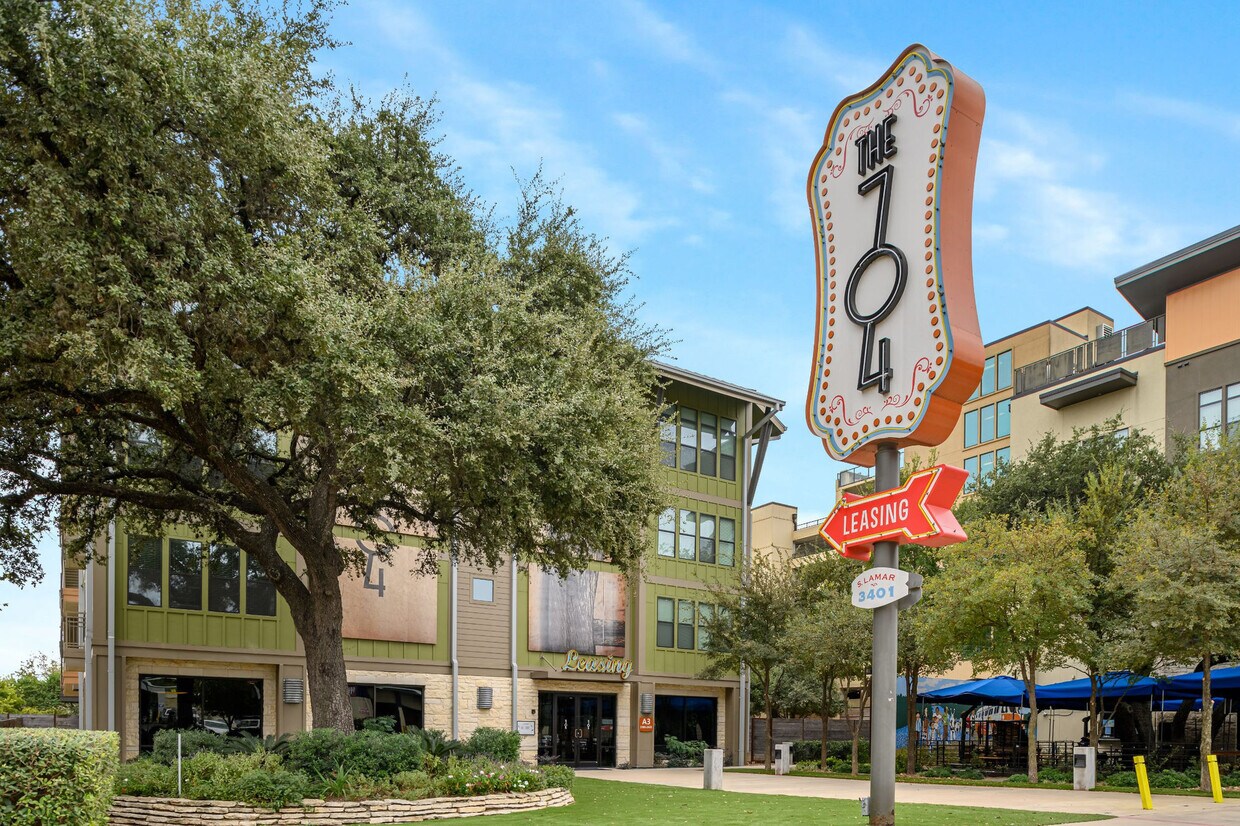 The 704 Apartments Austin Tx Apartments Com