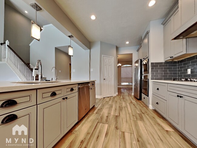Building Photo - 5903 Sawyer Bend Ln