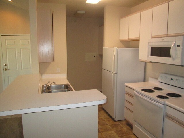 Foto del edificio - Hillsborough Pointe