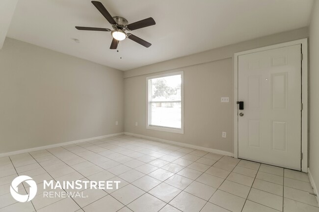 Foto del edificio - 560 Georgia Ave