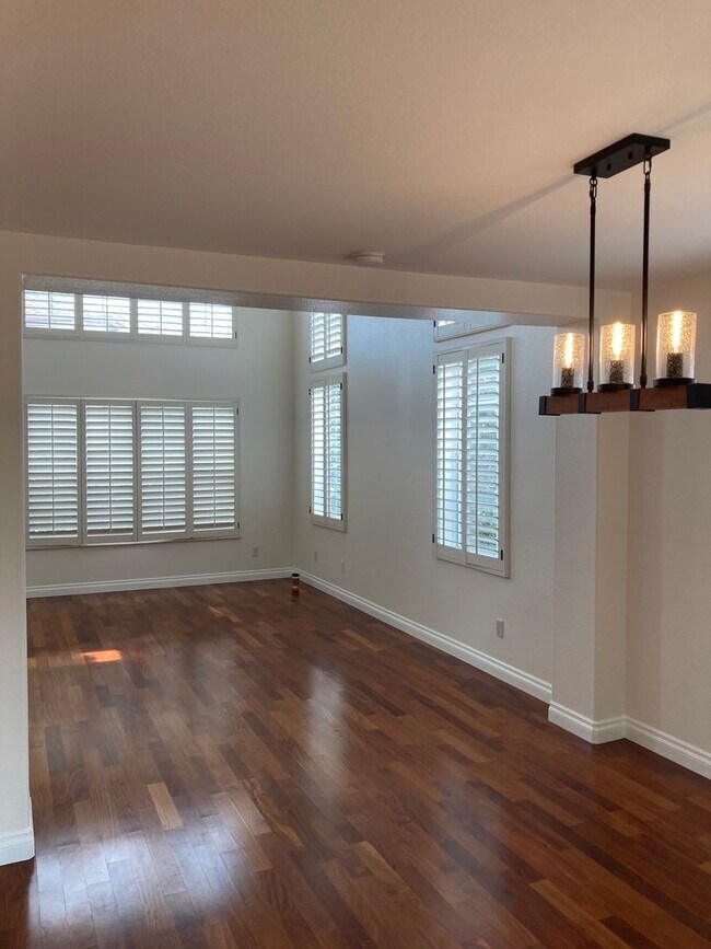 Building Photo - Available NOW Charming 3-Bedroom Home for ...