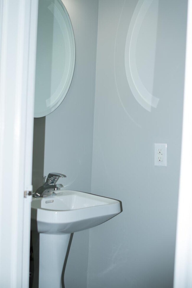 Building Photo - 4673 Falcon Run Way