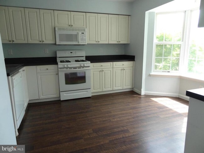 Foto del edificio - 2492 Wentworth Dr