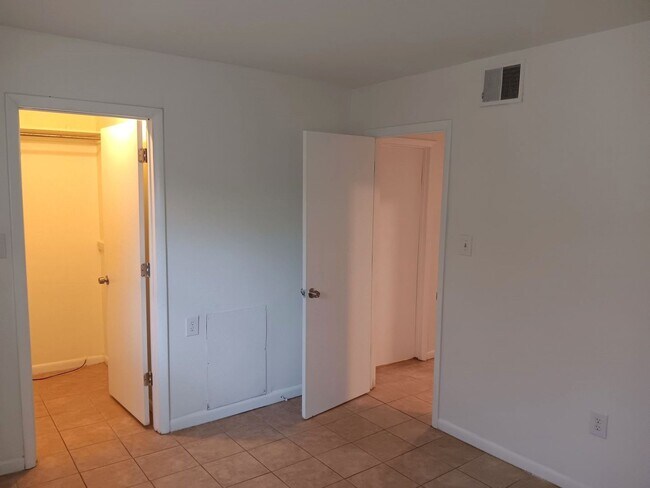 Building Photo - 5304 Jackson St