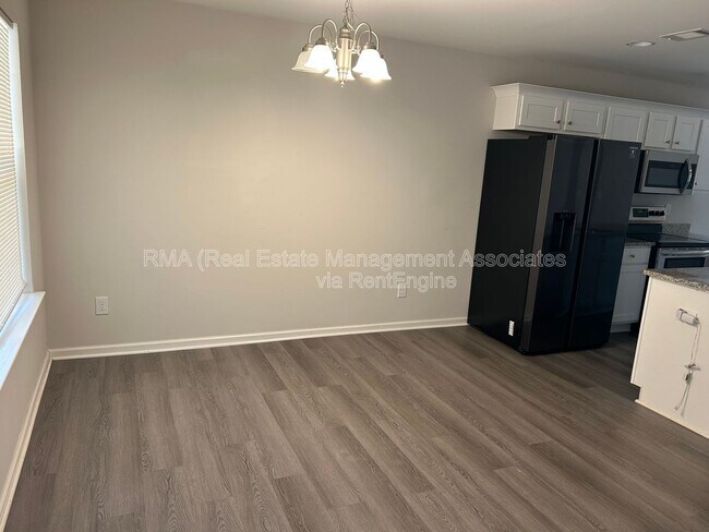 Foto del edificio - 156 Meadowbrooke Dr