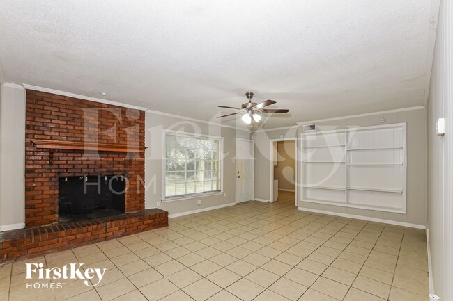 Building Photo - 5819 Fox Lair Ave