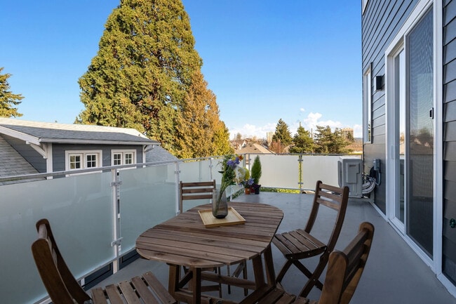 Foto del edificio - 4510 1st Ave NE