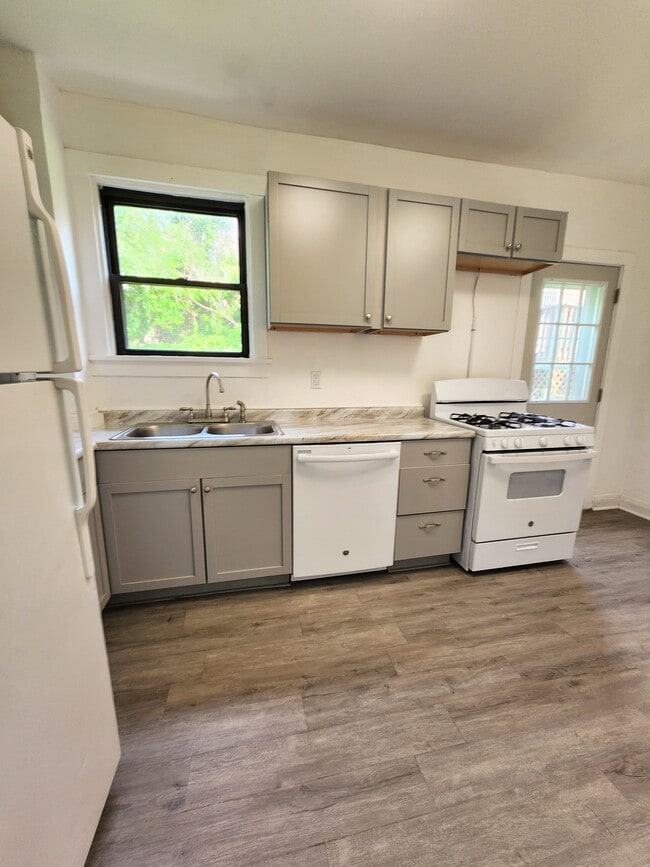Building Photo - 4303 Ludwick St