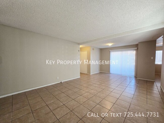 Foto del edificio - 2 BEDROOM CONDO NEAR DECATUR AND FLAMINGO