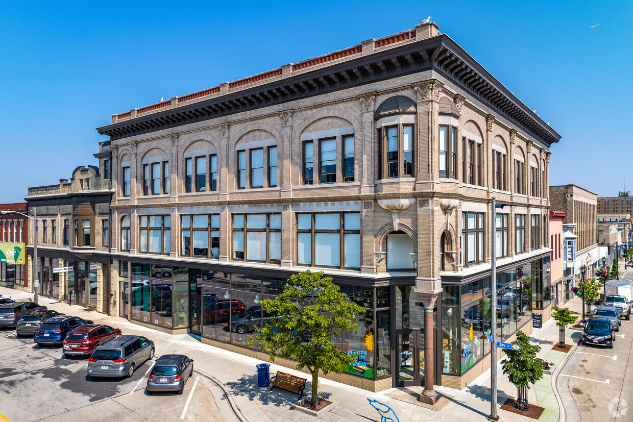 Primary Photo - The Historic Schuette Building Apartments