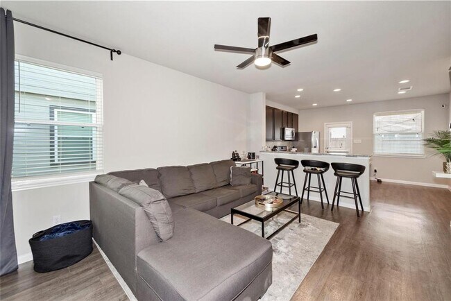 Foto del edificio - 3544 Wooded Ln