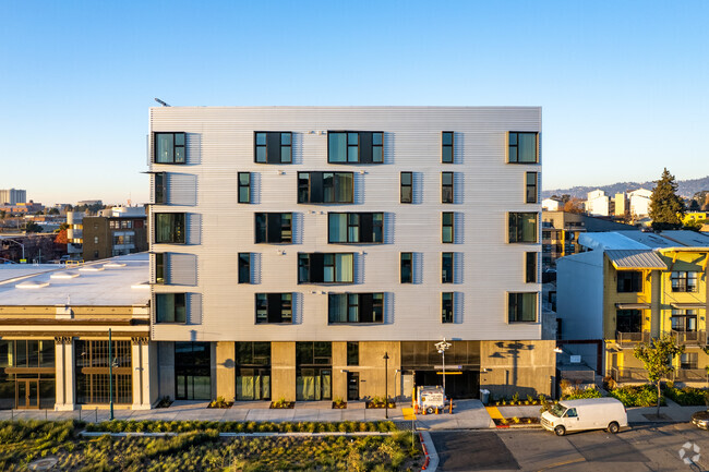Foto del edificio - MAZ Building