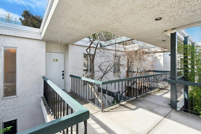 Foto del edificio - 1411 Creekside Dr