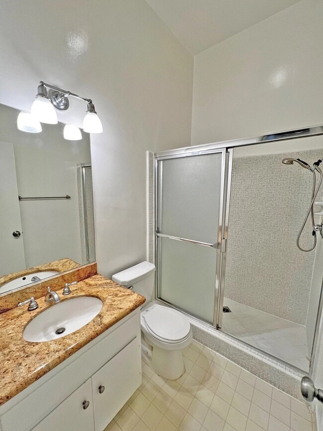 Building Photo - 11936 Darlington Ave