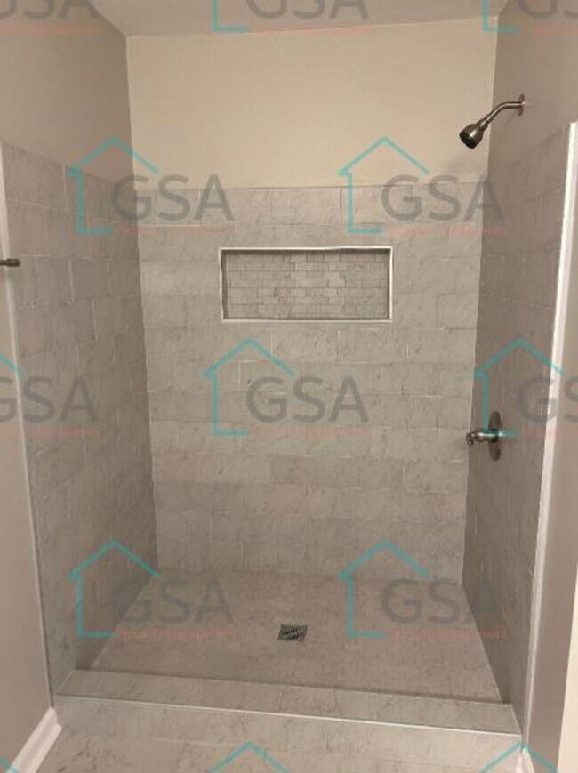 Foto del edificio - 3 Bedroom Home Available!