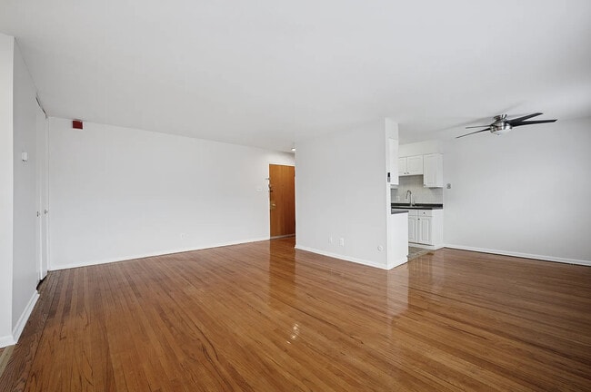 Building Photo - 259 E 28th St