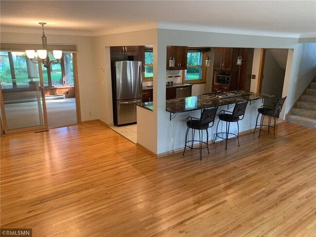 Building Photo - 2553 Crestline Dr