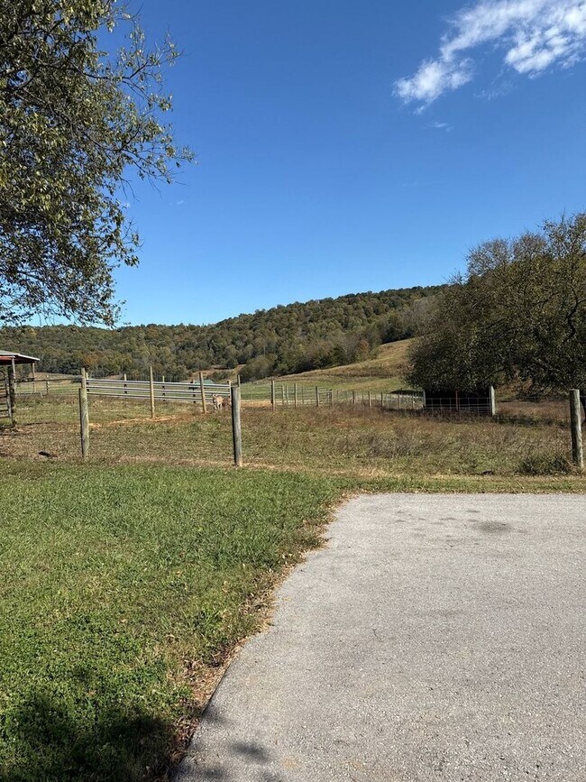 Building Photo - 1423 Hickory Valley Rd