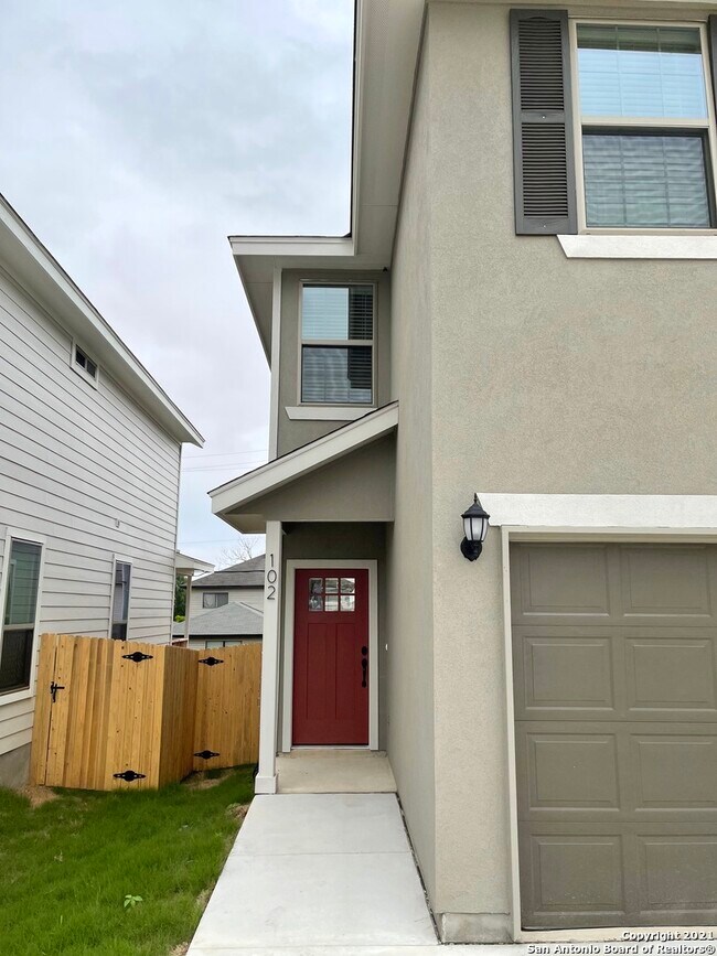 Foto del edificio - 2222 Sandlewood Cv