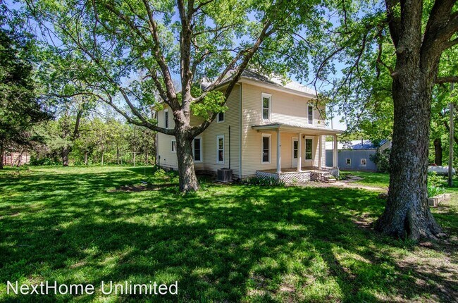 Building Photo - 4 br, 2 bath House - 2428 1900 Ave.