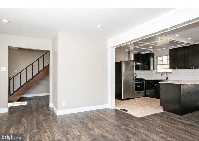 Building Photo - 129 Ellis St