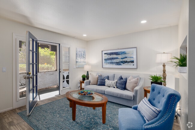 1BR, 1BA - 554SF - Living Room - Cimarron Apartments