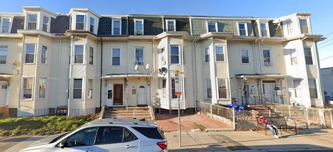 Building Photo - 455 Cambridge St