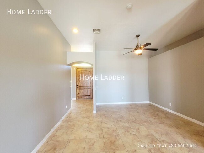 Building Photo - 9030 S 10th Dr