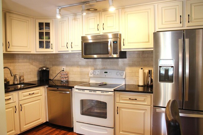Building Photo - 258 Brettonwoods Dr