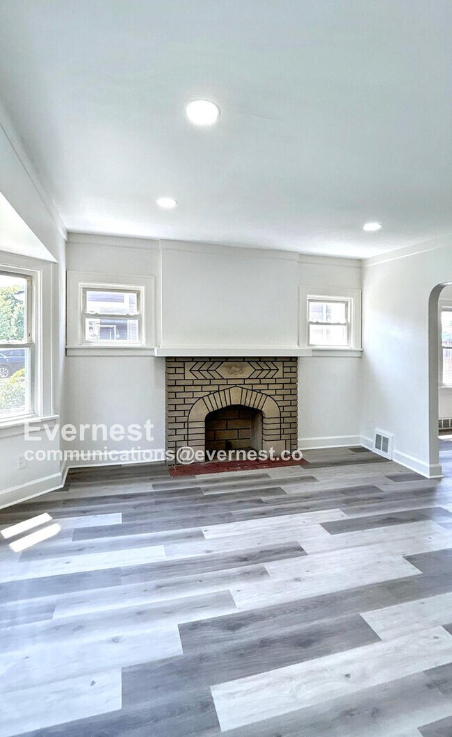 Foto del edificio - 792 E 232nd St