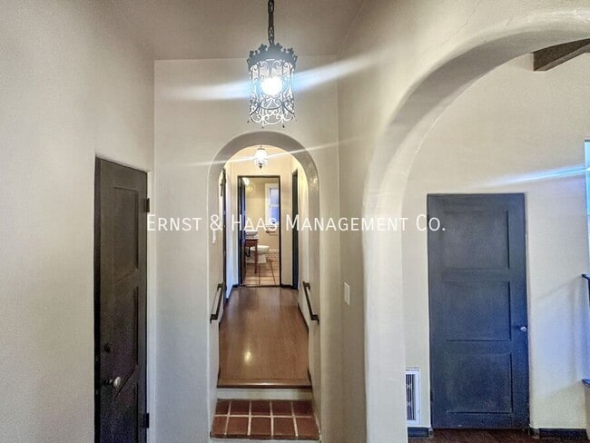 Building Photo - 601 Termino Ave