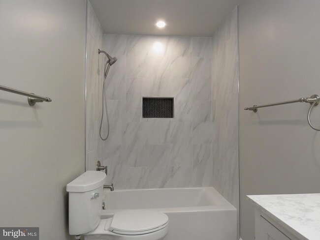 Building Photo - 3013 Hickory Grove Ct