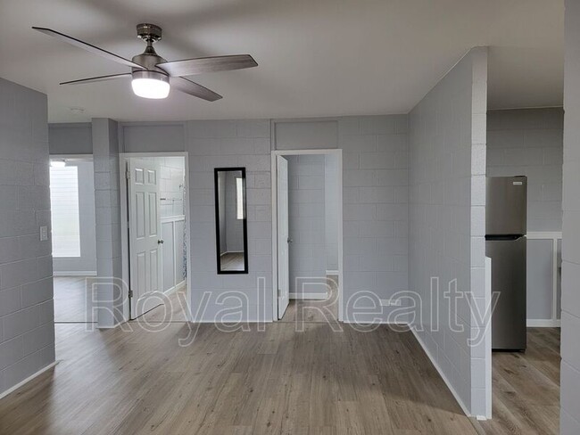 Foto del edificio - 94-245-245 Leowahine St