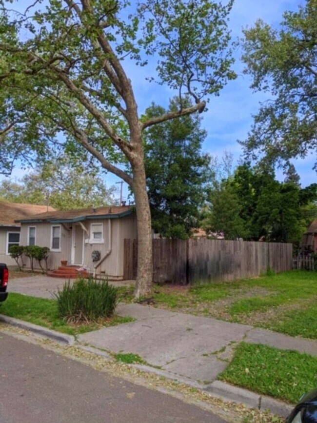 313315 Cherry St Unit 315 Cherry Street, Roseville, CA 95678 Room