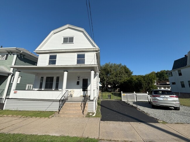 Building Photo - 42 Wyoming St