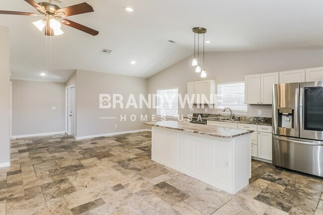 Foto del edificio - 16051 Grass Lake Dr