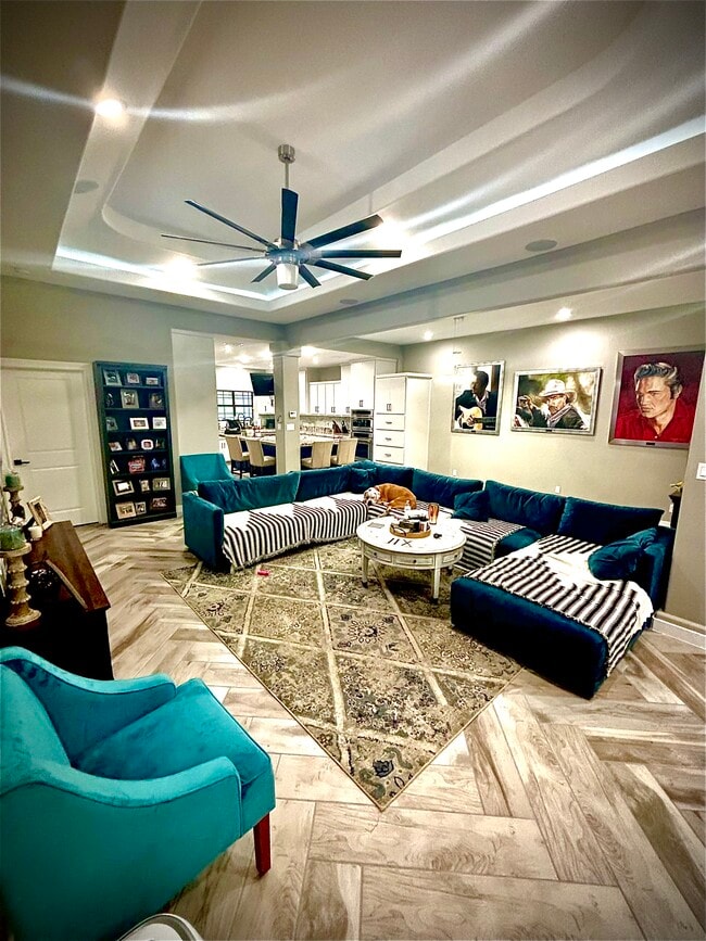 Building Photo - 1422 Seminole Valley Dr